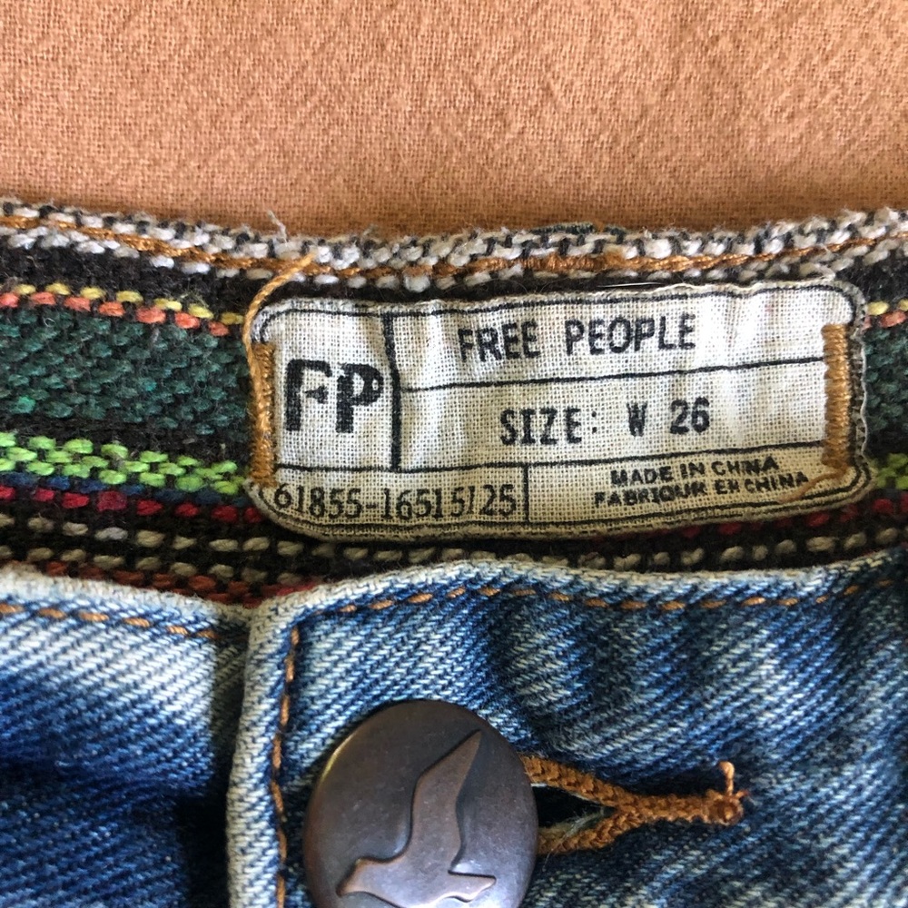 Free People Distressed denim Rugged Baja Shorts Size 26 - Picture 9 of 16